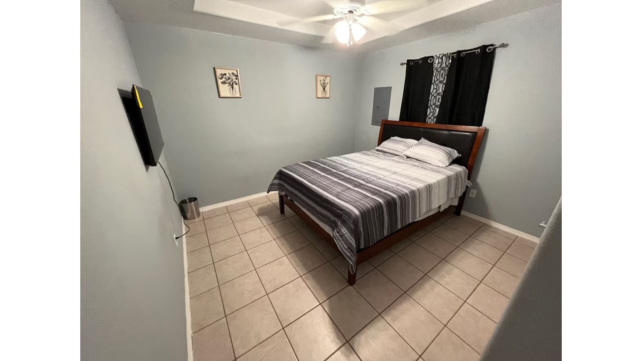 Photo of Bedroom in Edinburg