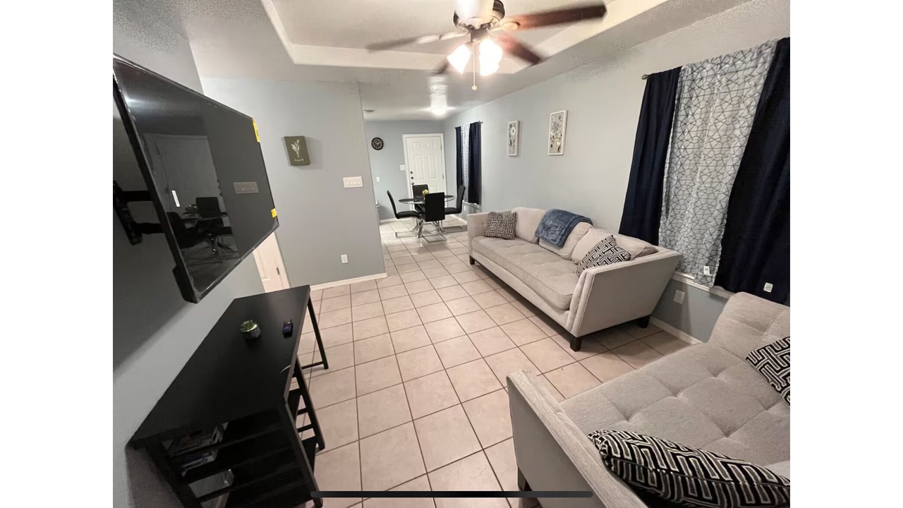 Photo of Livingroom in Edinburg