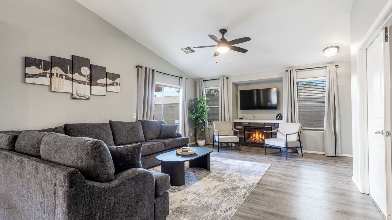 Photo of Livingroom in Villages At Queen Creek