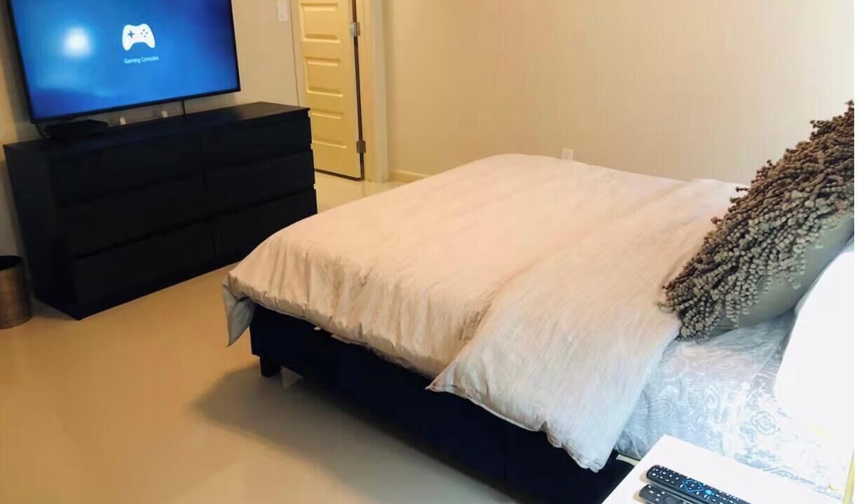Photo of Bedroom in Edinburg