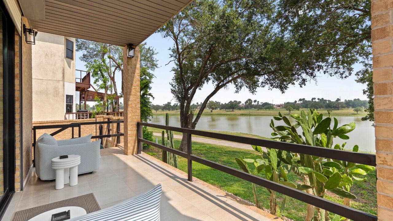 Photo of Patio Balcony in Mission