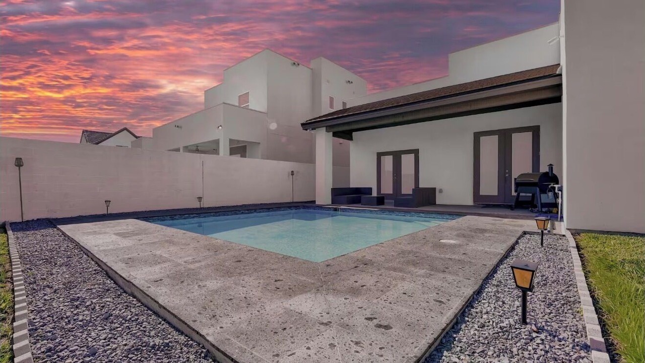 Photo of Outdoor in Edinburg