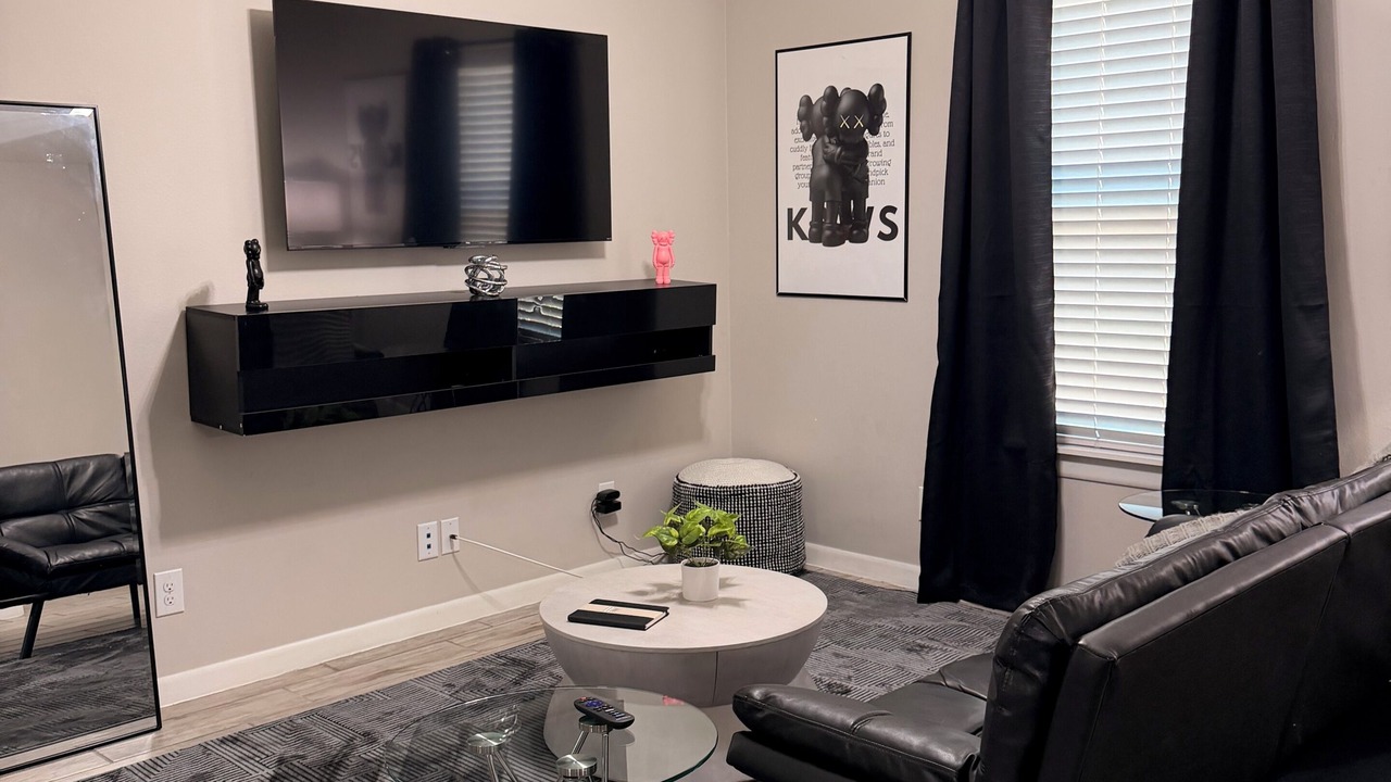 Photo of Livingroom in Edinburg