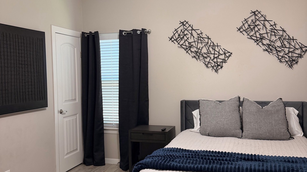Photo of Bedroom in Edinburg