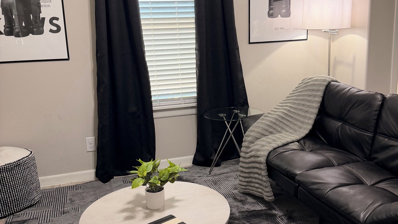 Photo of Livingroom in Edinburg
