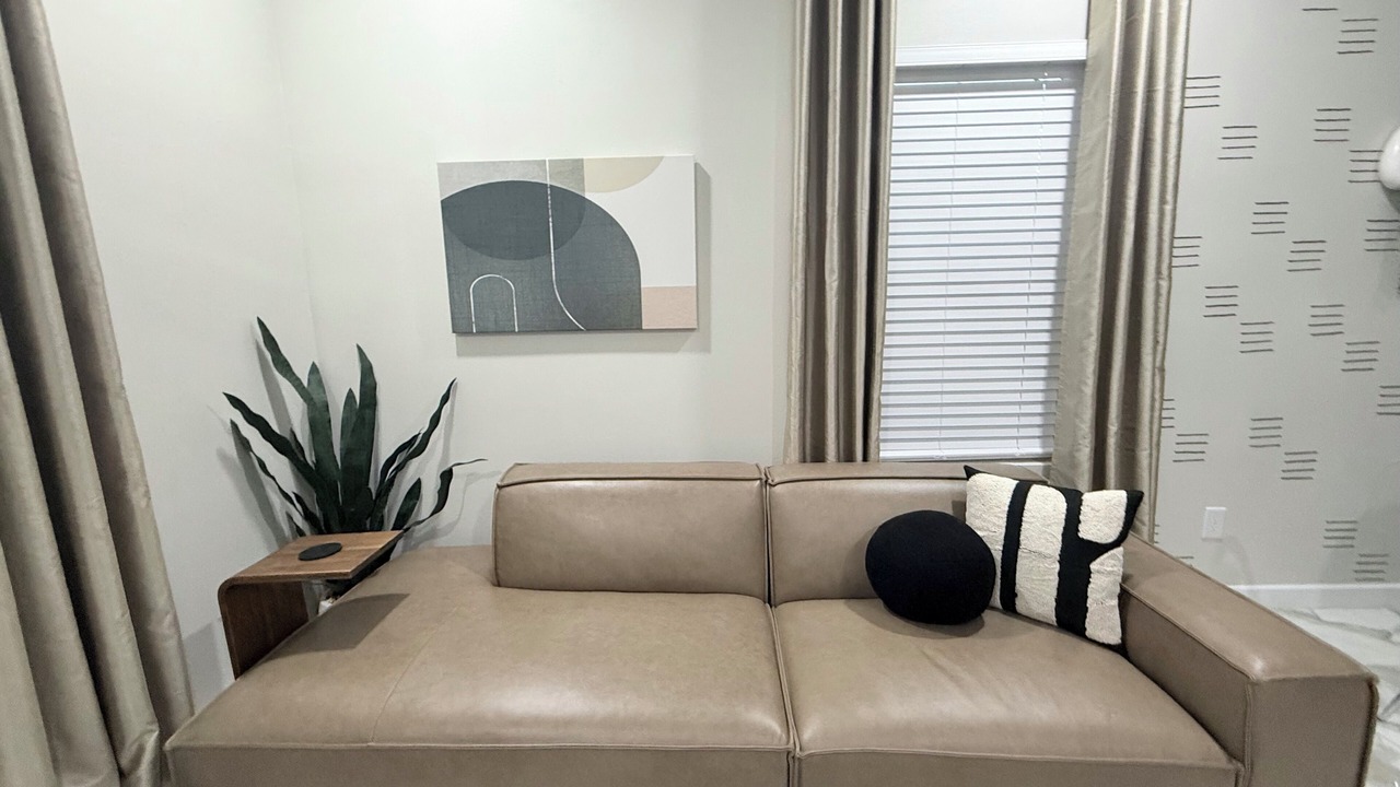 Photo of Livingroom in Edinburg