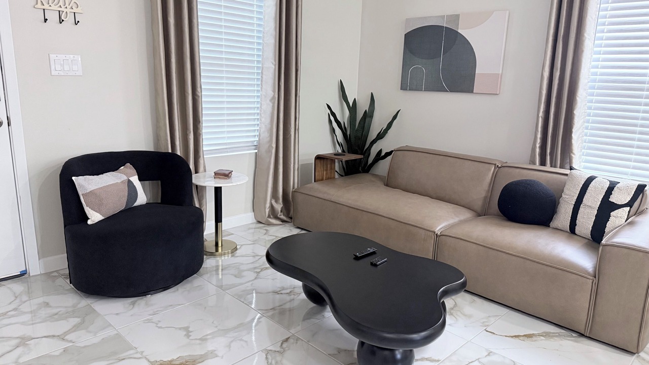 Photo of Livingroom in Edinburg