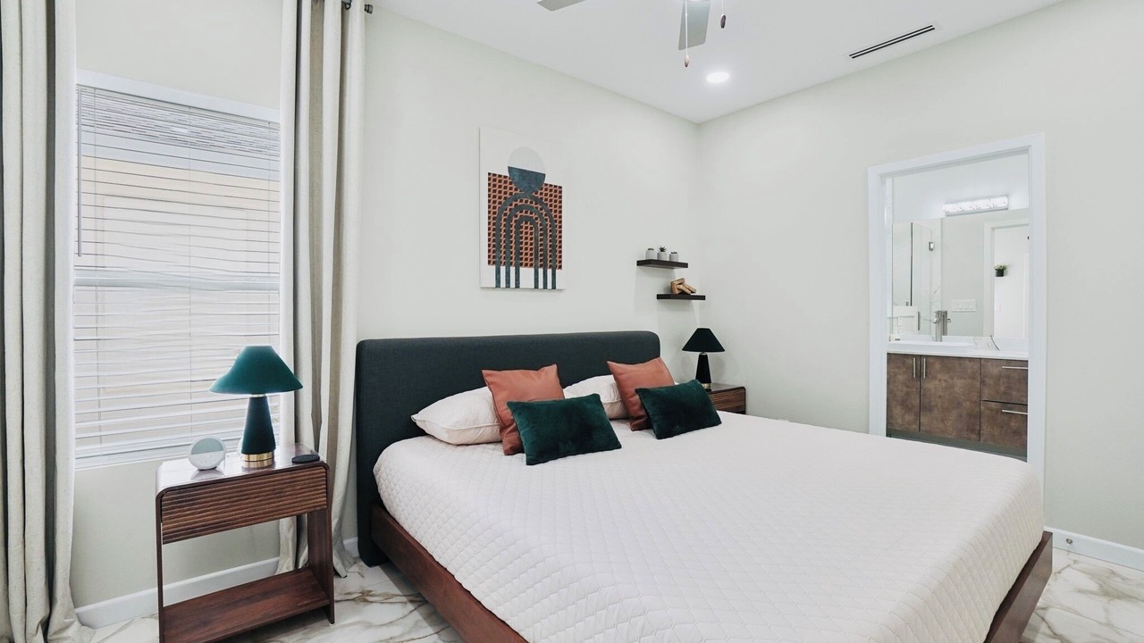 Photo of Bedroom in Edinburg