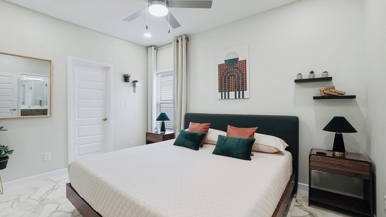 Photo of Bedroom in Edinburg