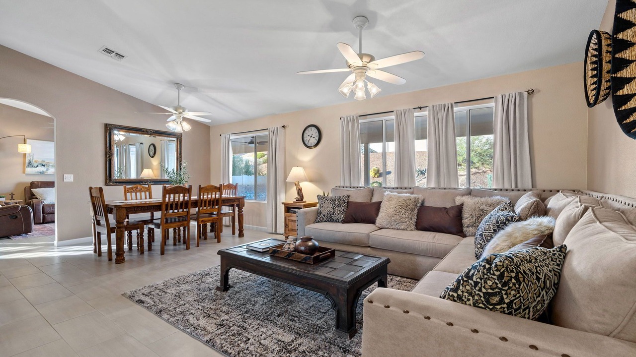 Photo of Livingroom in Saddlebrooke