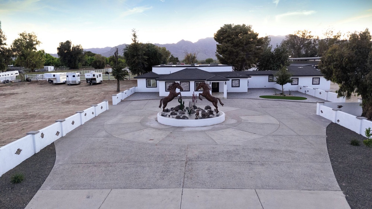 Photo of Outdoor in Waddell