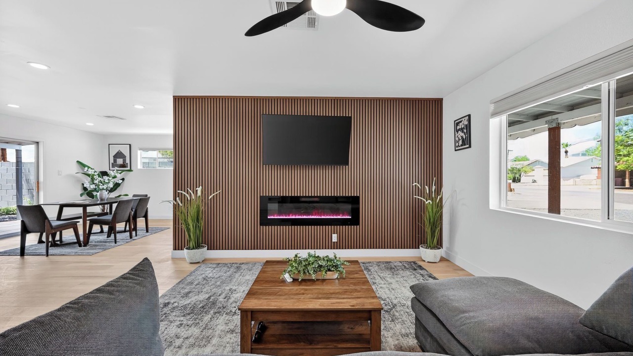 Photo of Livingroom in Papago Parkway