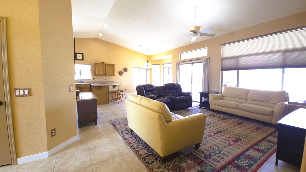 Photo of Livingroom in Palm Valley