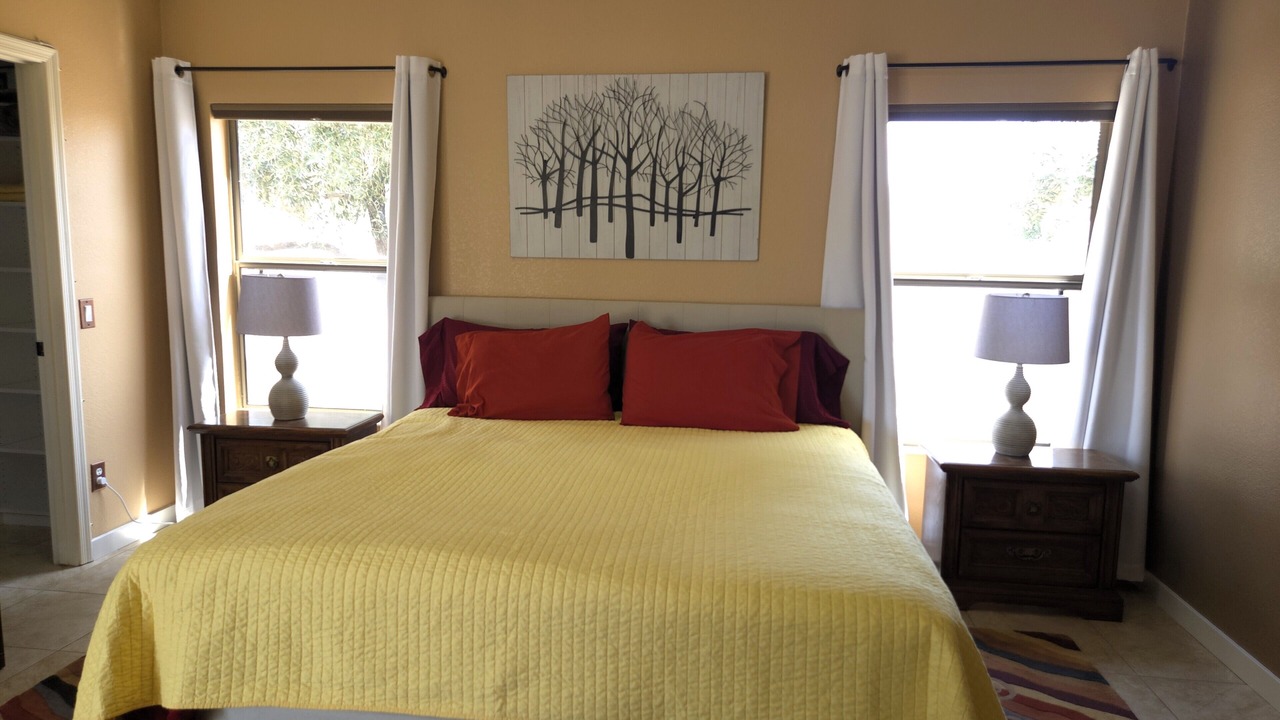 Photo of Bedroom in Palm Valley