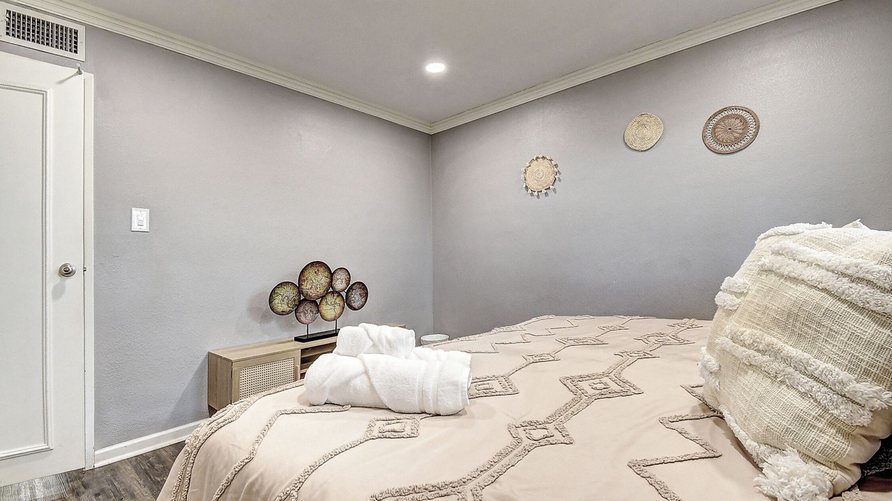 Photo of Bedroom in Entertainment District