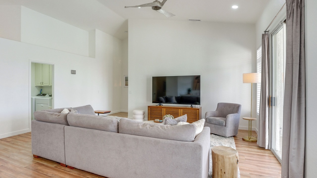 Photo of Livingroom in Arrowhead Lakes