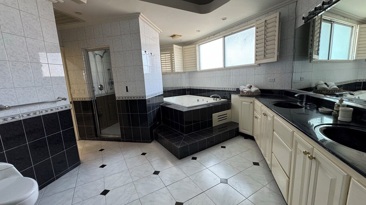 Photo of Bathroom in Tijuana