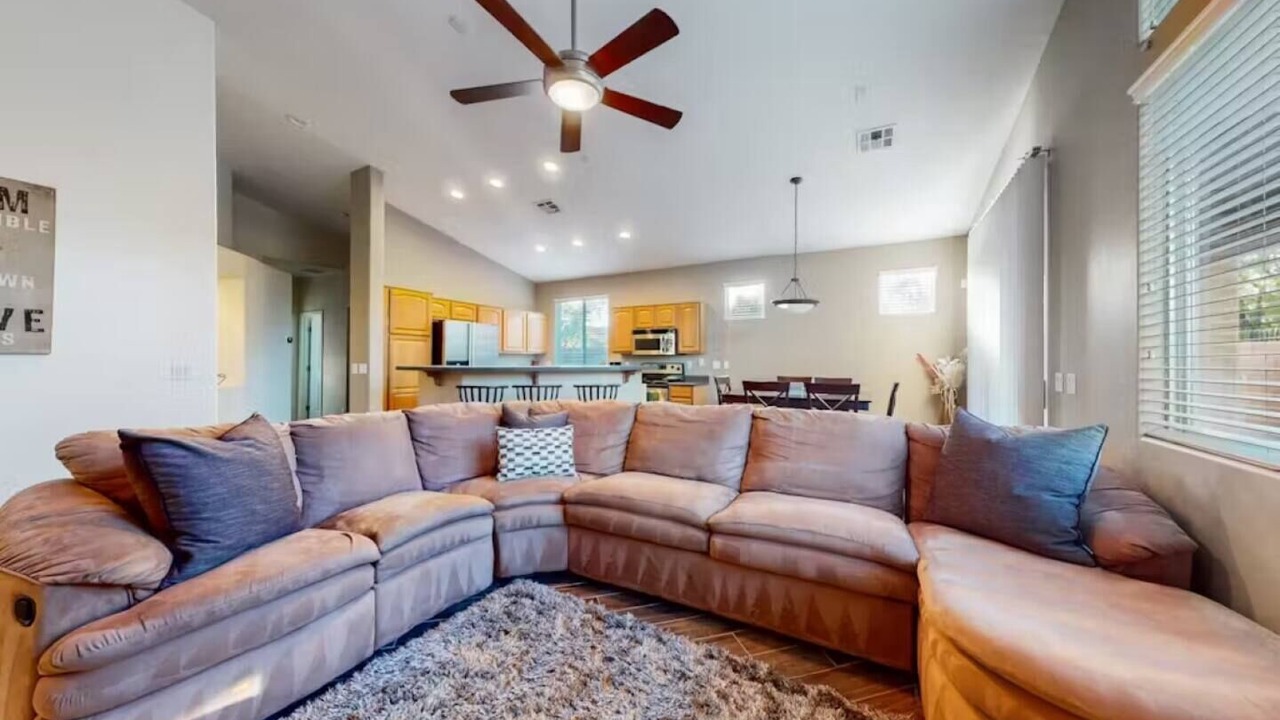 Photo of Livingroom in South Mountain