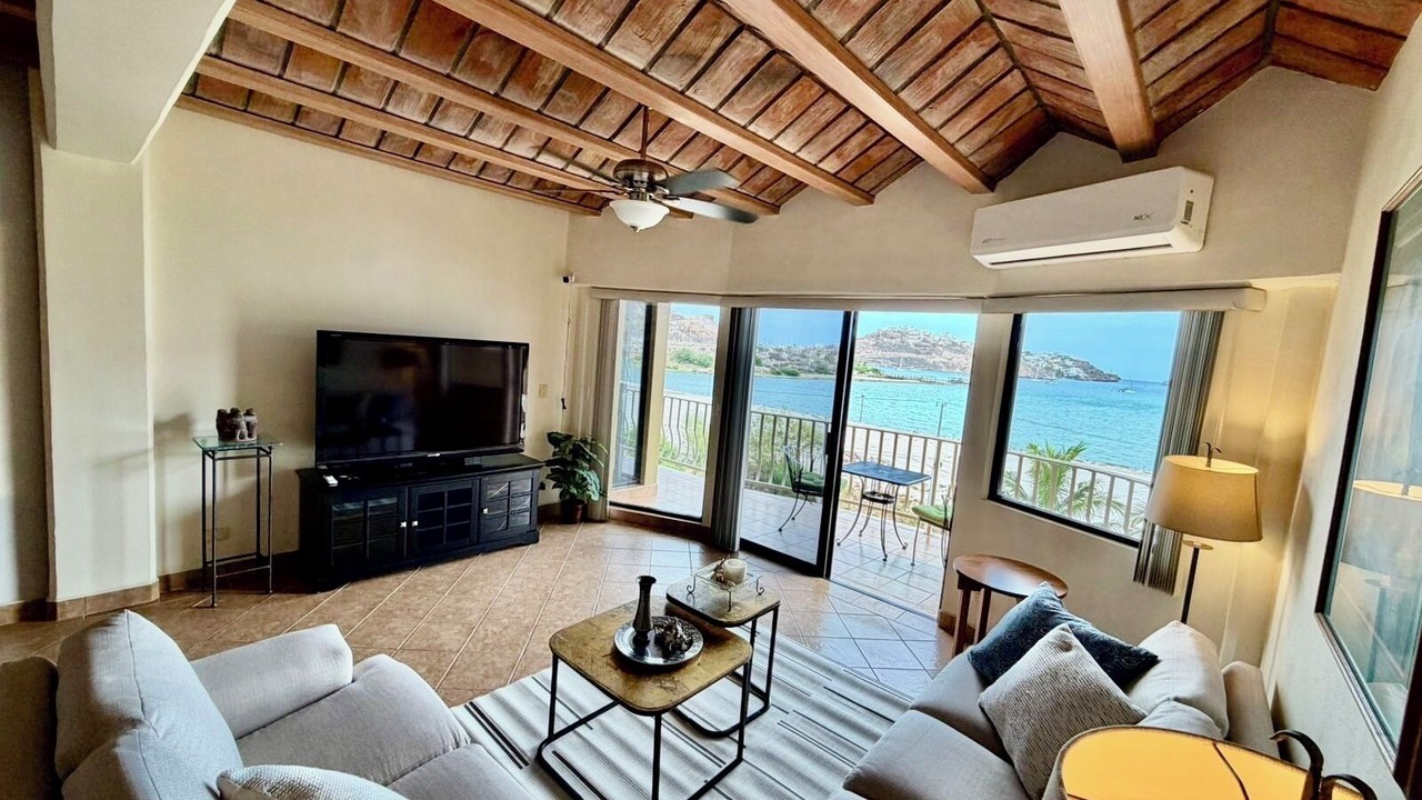 Photo of Livingroom in San Carlos