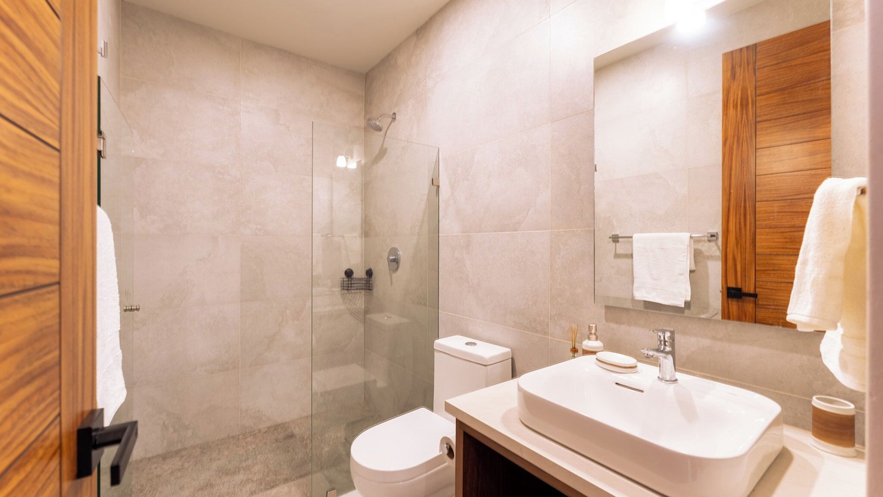 Photo of Bathroom in L