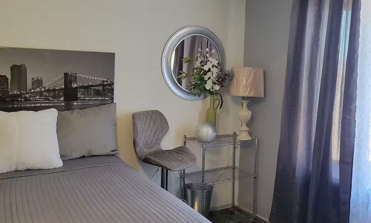 Photo of Bedroom in Santa Ana