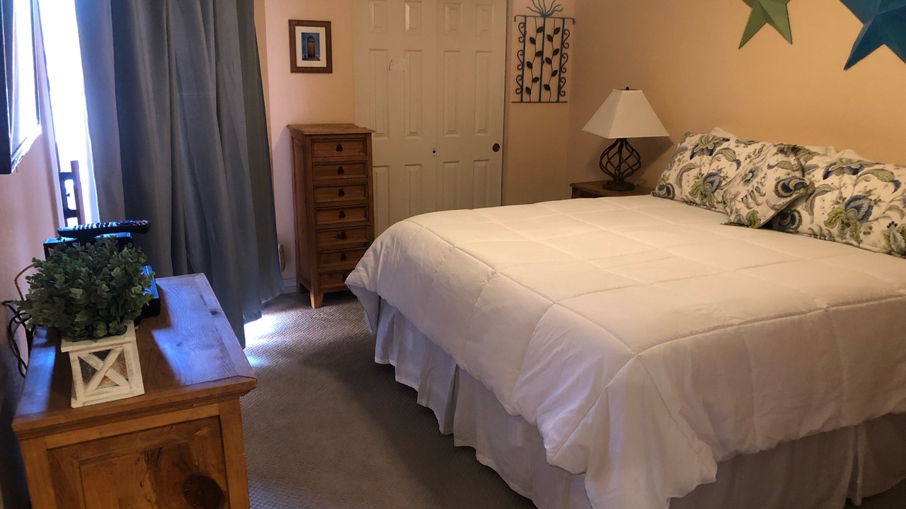 Photo of Bedroom in Paradise Valley Village
