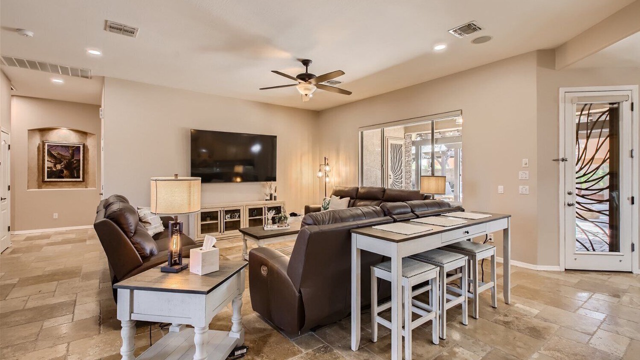 Photo of Livingroom in Adobe Hills