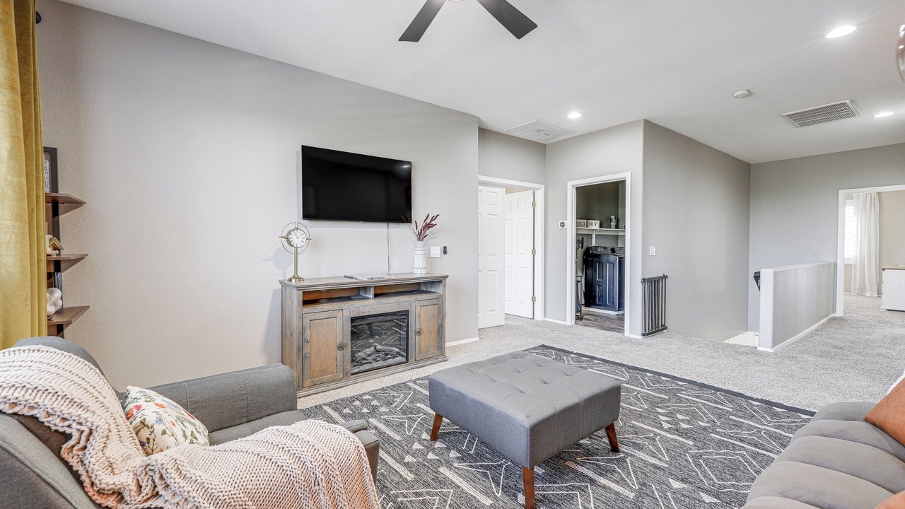 Photo of Livingroom in Rovey Farm Estates
