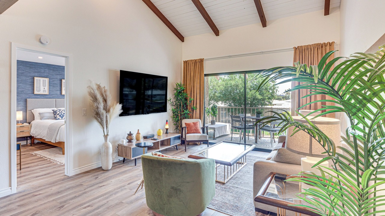 Photo of Livingroom in Canyon Corridor
