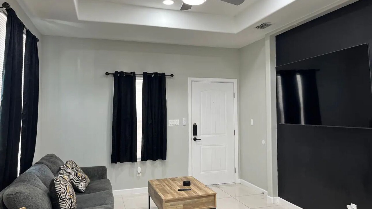 Photo of Livingroom in Edinburg