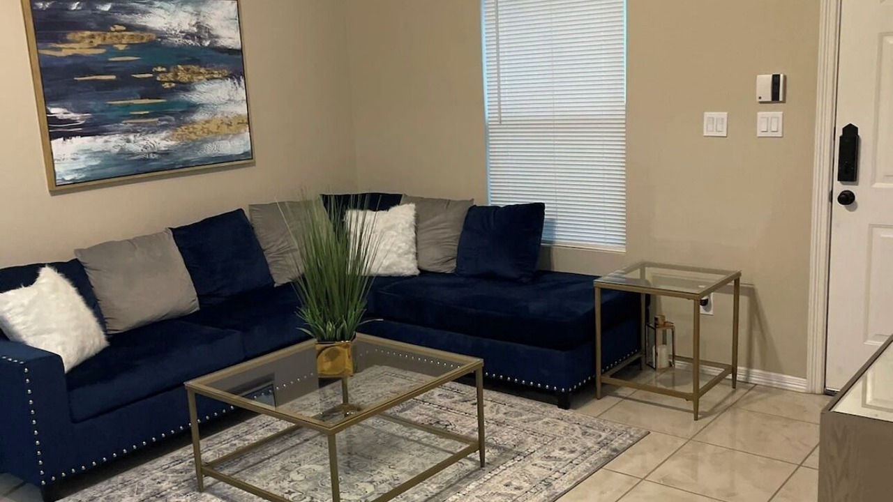 Photo of Livingroom in Edinburg