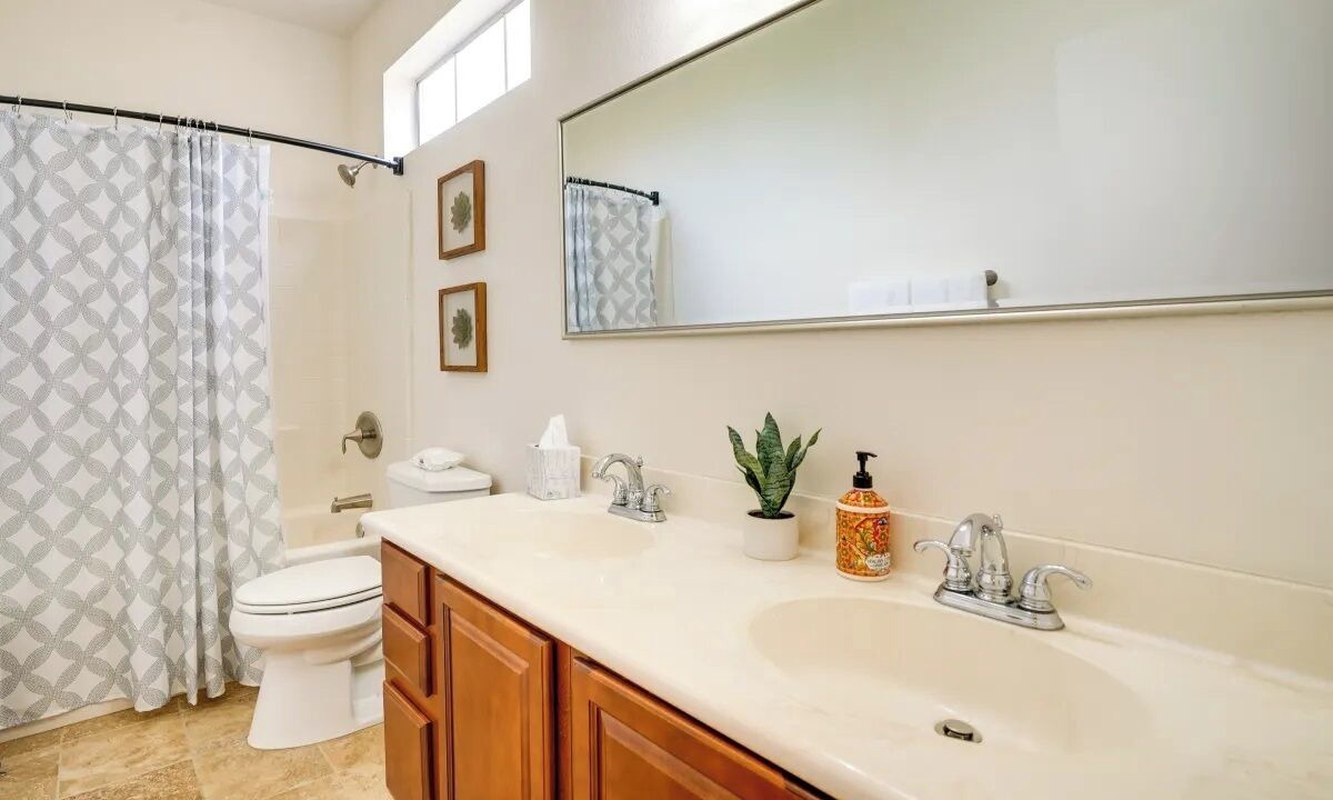 Photo of Bathroom in Garden Lakes