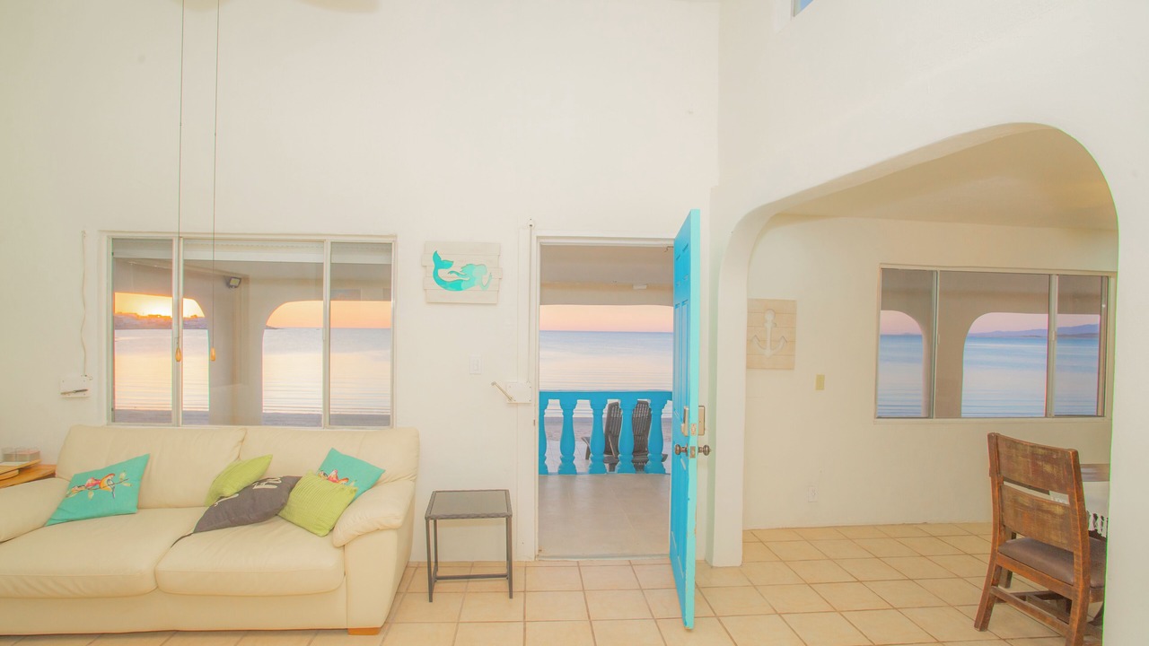 Photo of Livingroom in Cholla Bay