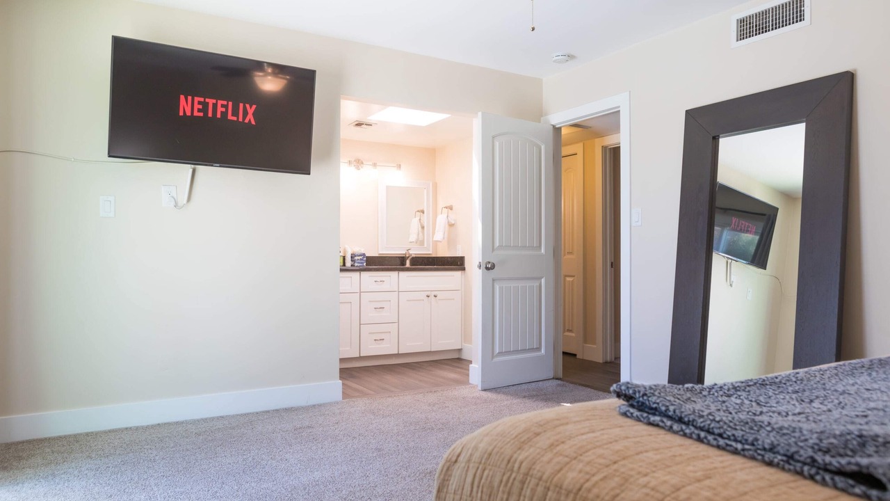 Photo of Bedroom in Raskin Estates