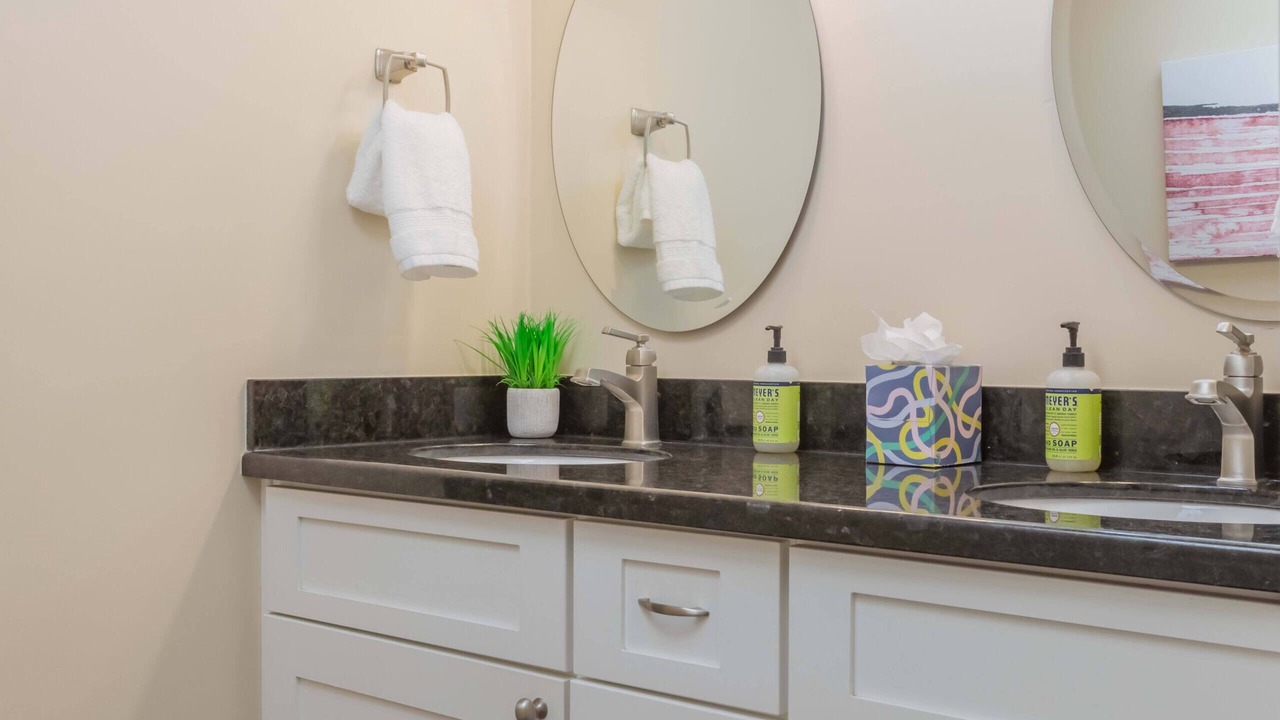 Photo of Bathroom in Raskin Estates
