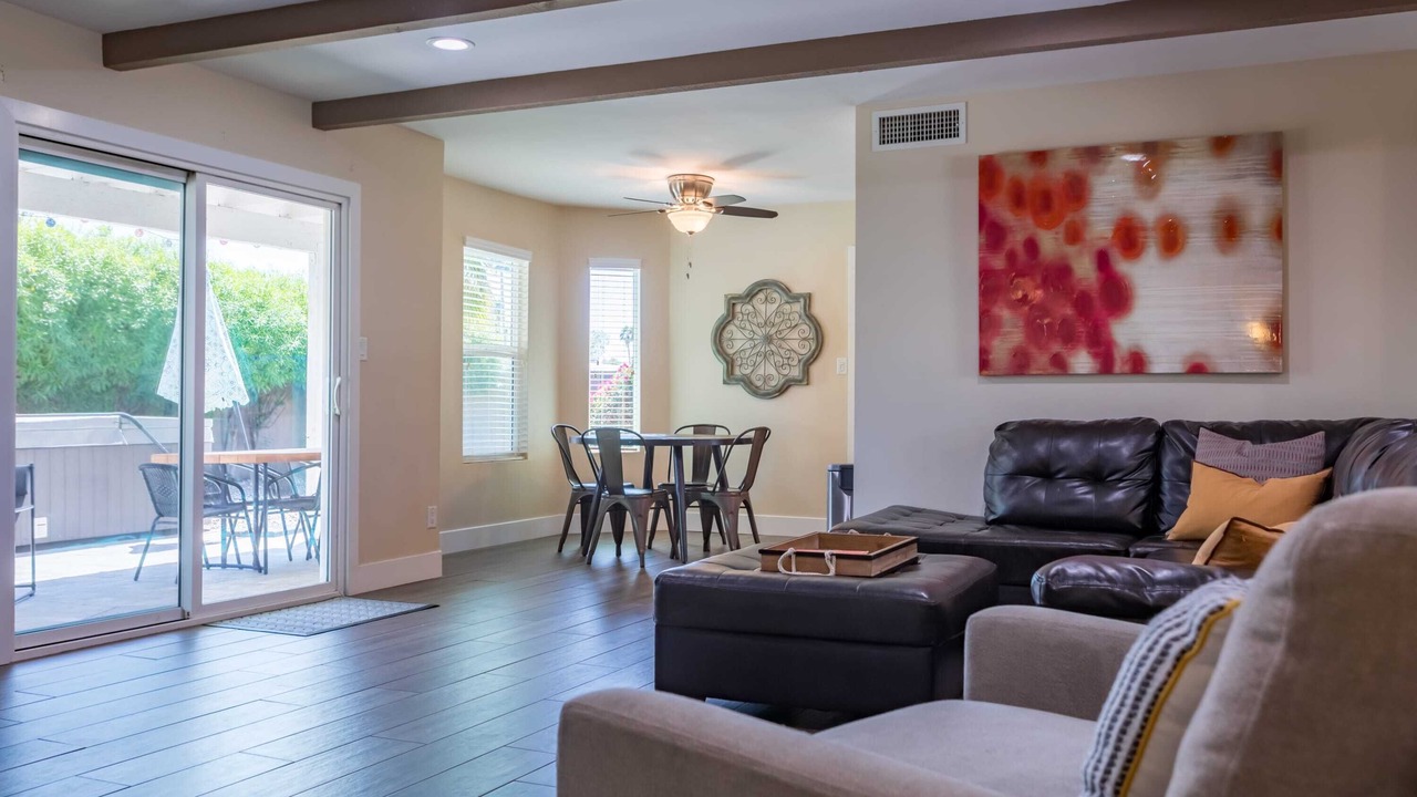 Photo of Livingroom in Raskin Estates