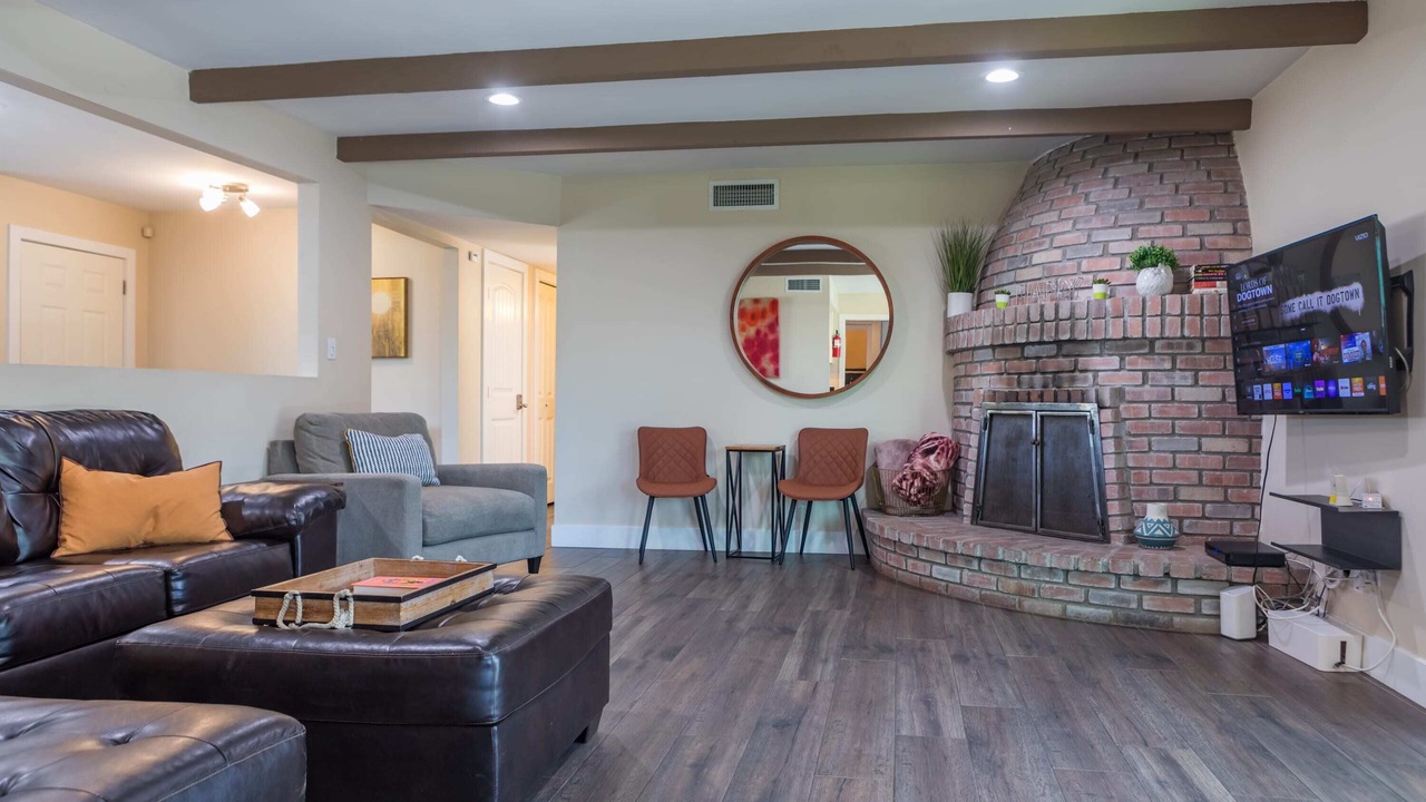 Photo of Livingroom in Raskin Estates