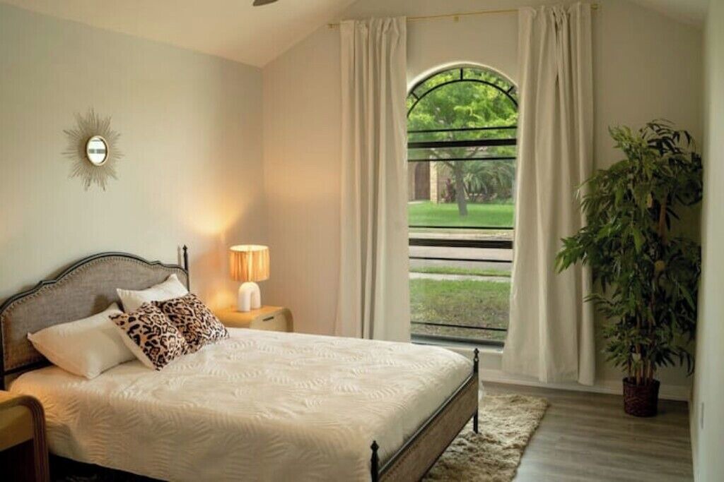 Photo of Bedroom in Edinburg