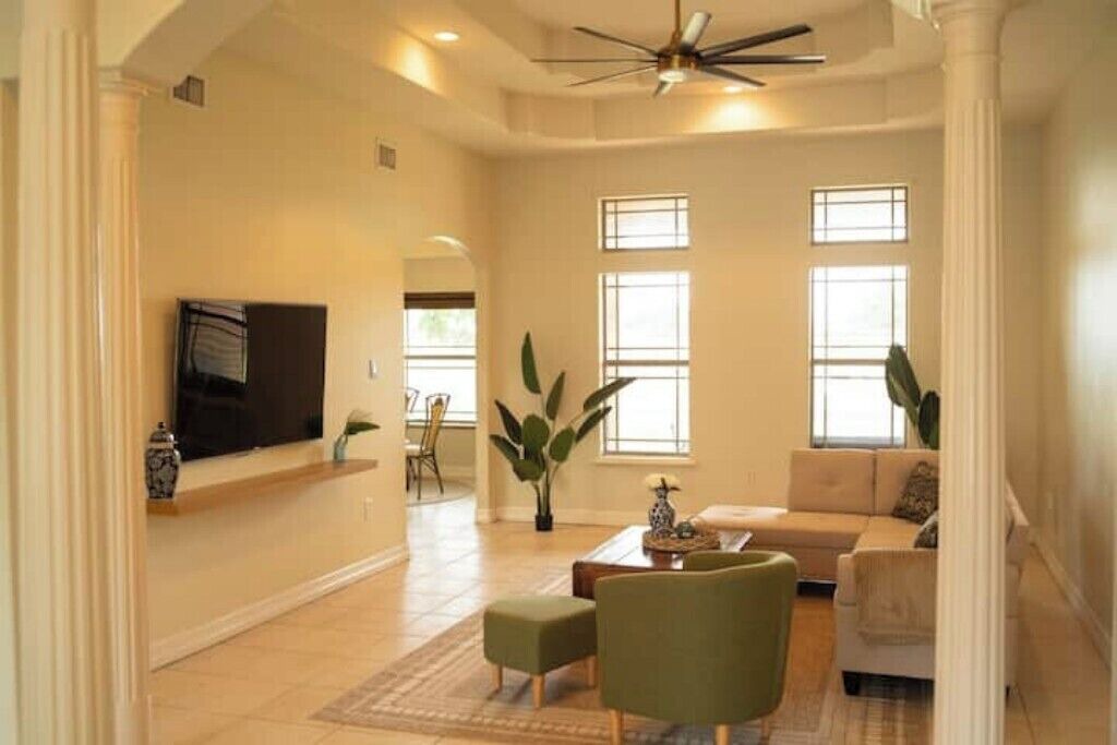 Photo of Livingroom in Edinburg