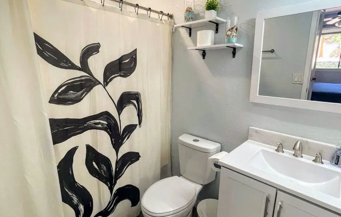 Photo of Bathroom in South Mountain