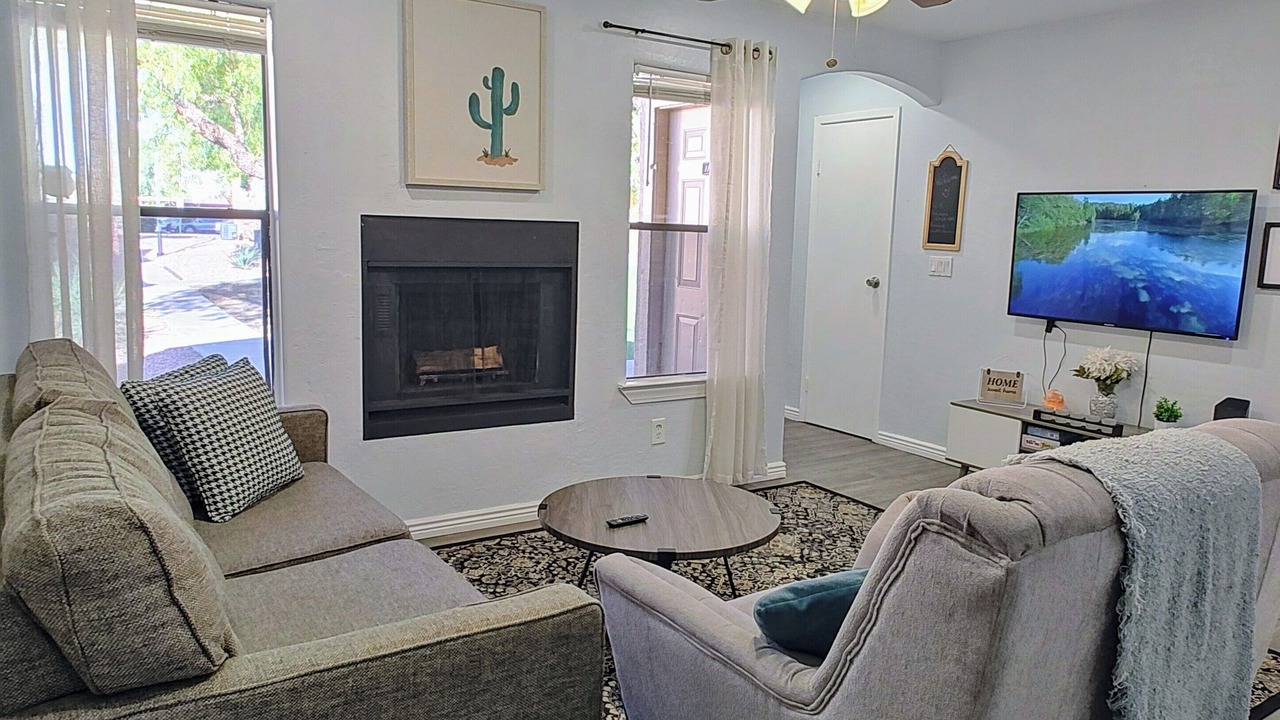 Photo of Livingroom in South Mountain