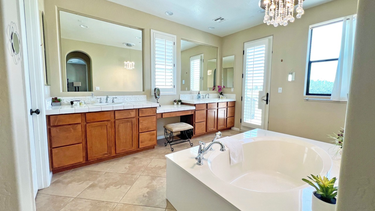Photo of Bathroom in Palm Valley