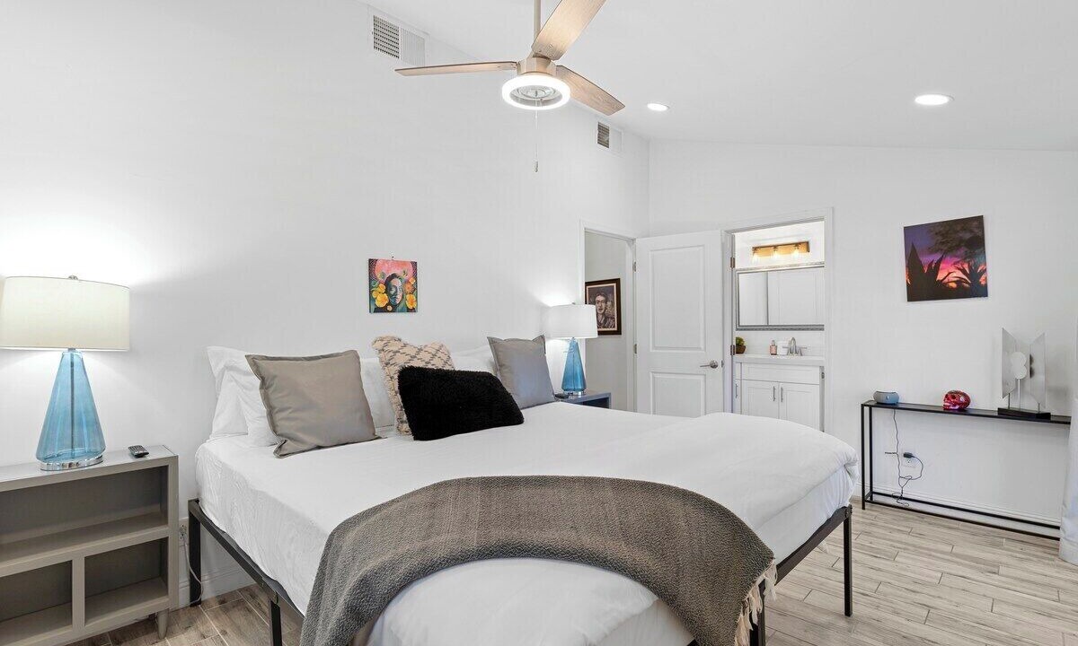 Photo of Bedroom in Evans Churchill