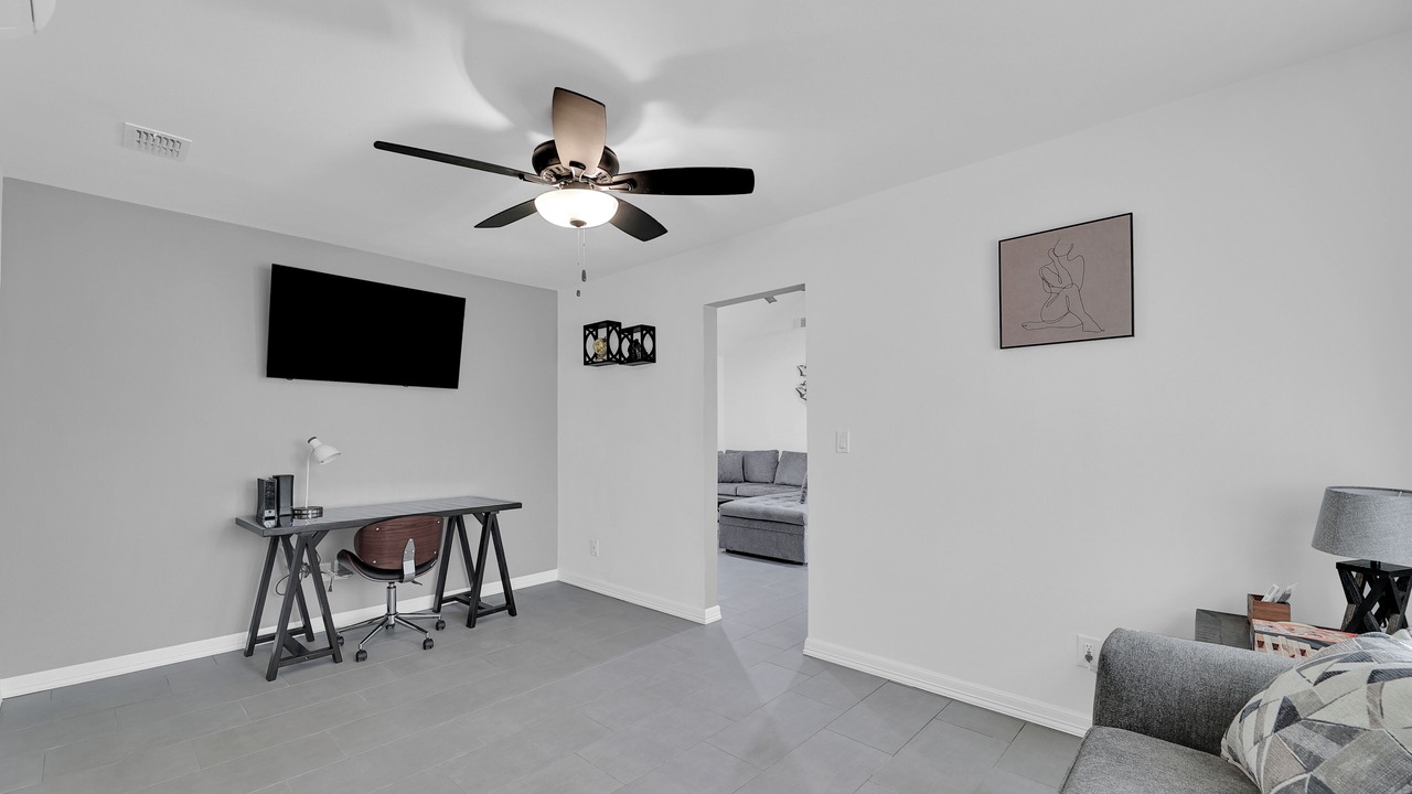 Photo of Livingroom in Edinburg
