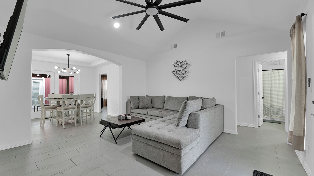 Photo of Livingroom in Edinburg