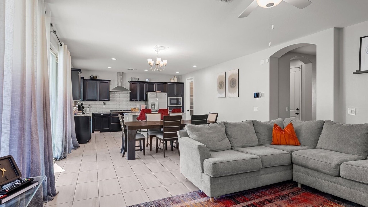 Photo of Livingroom in Maricopa