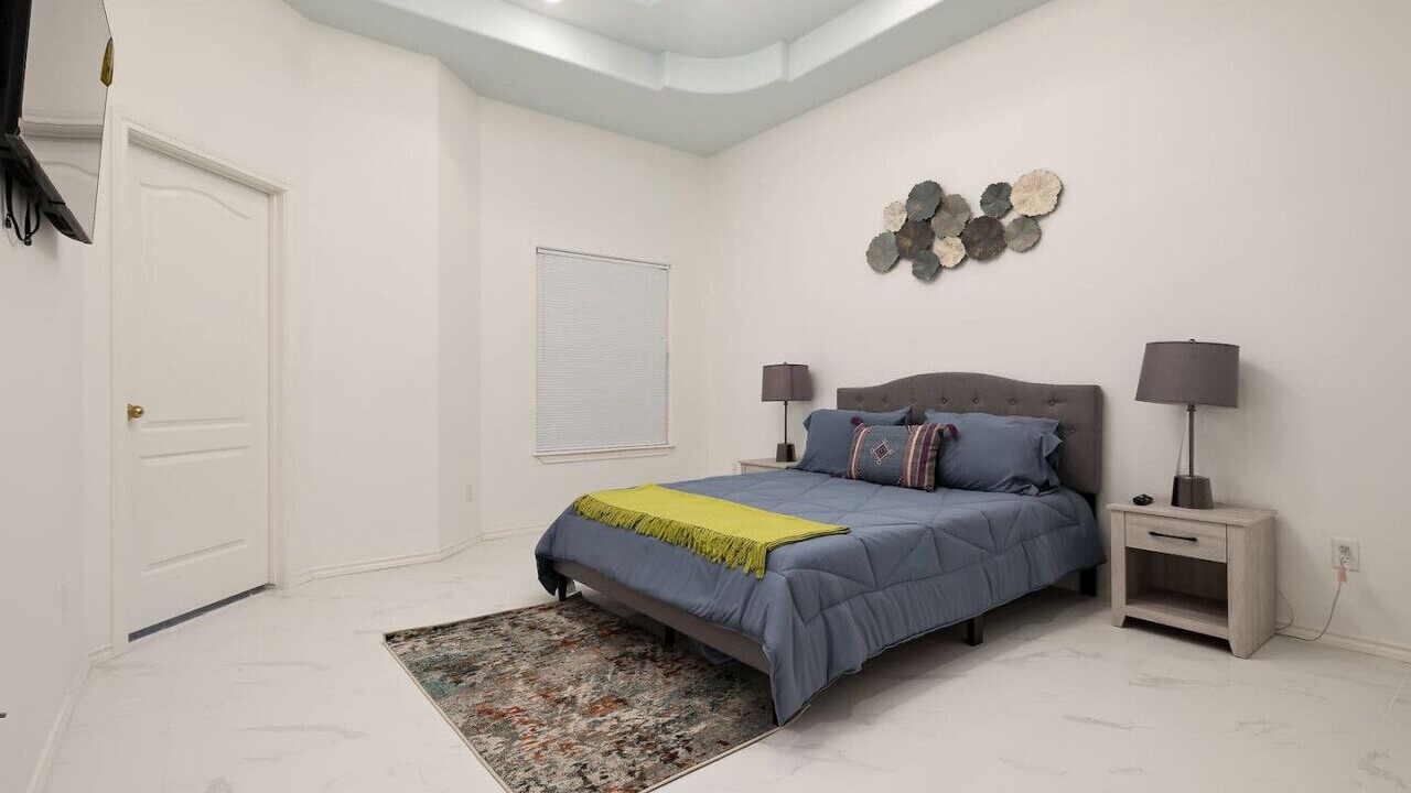 Photo of Bedroom in Alton