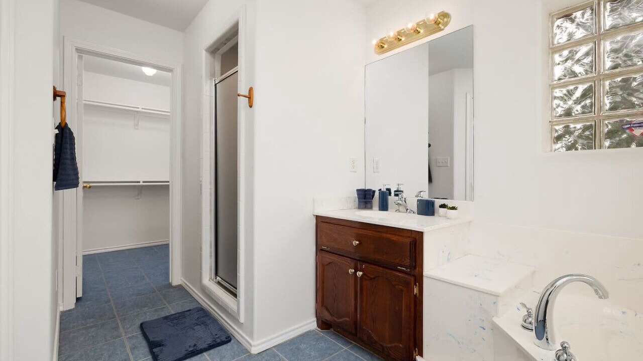 Photo of Bathroom in Alton