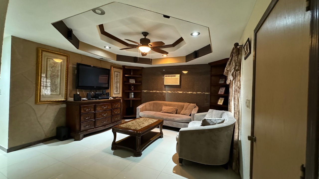 Photo of Livingroom in Mission