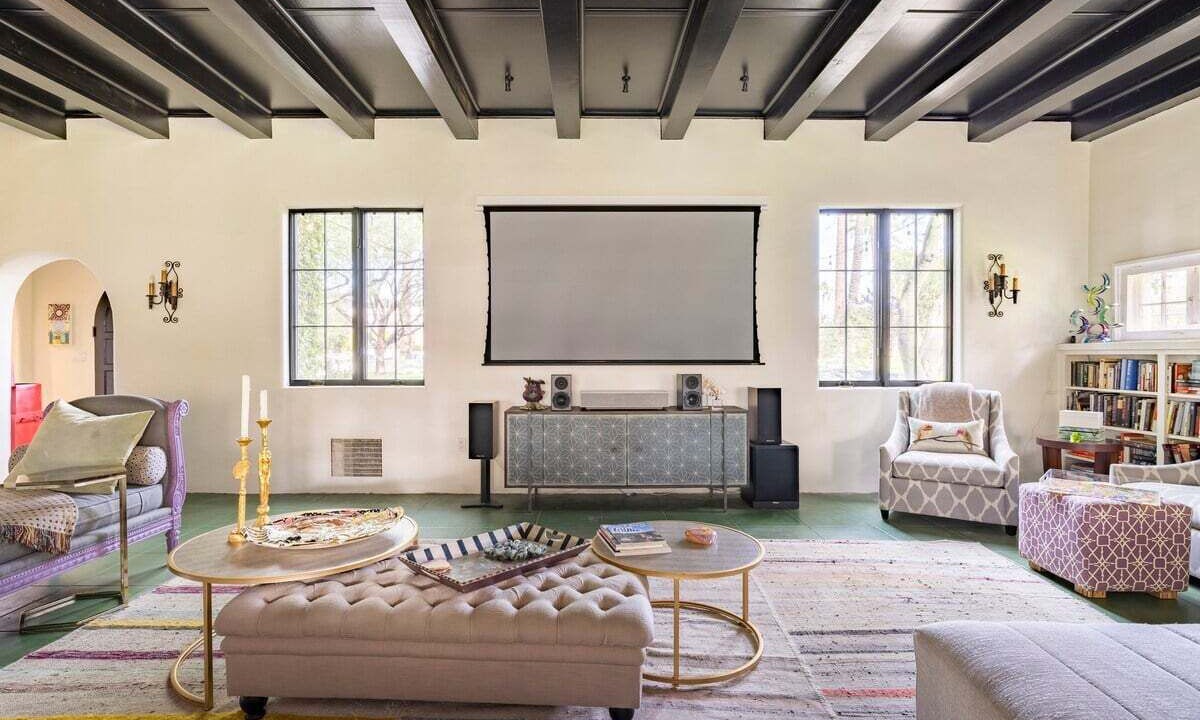Photo of Livingroom in Encanto